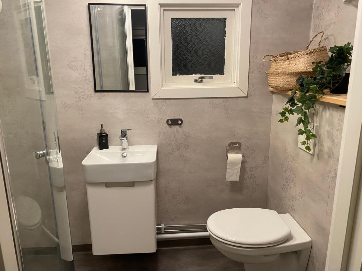 Apartamento Mindre Laegenhet I En Lantlig Miljoe I Skrea Falkenberg Exterior foto